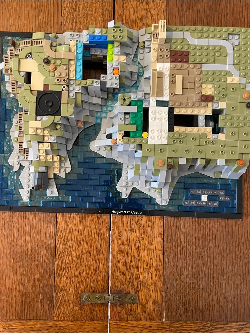 LEGO Harry Potter Hogwarts Castle and Grounds - Tan, Gray, Blue - Picture 3 of 8
